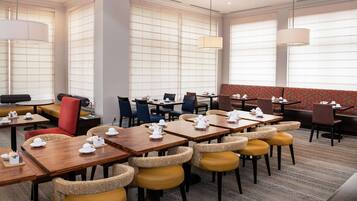 Tägliches nach Wunsch zubereitetes Frühstück (14.95 USD pro Person)