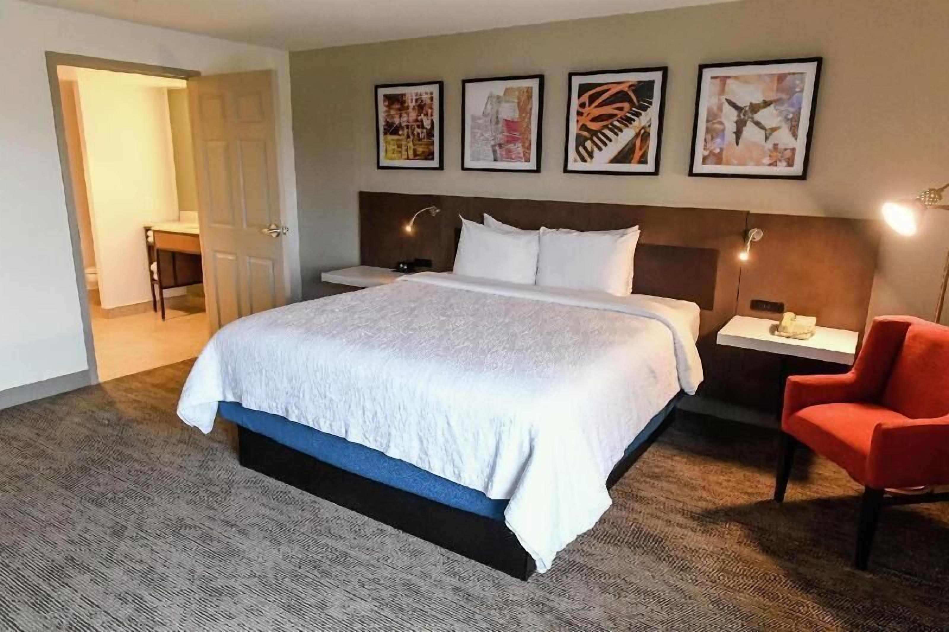 Premium bedding, down duvets, pillow-top beds, desk