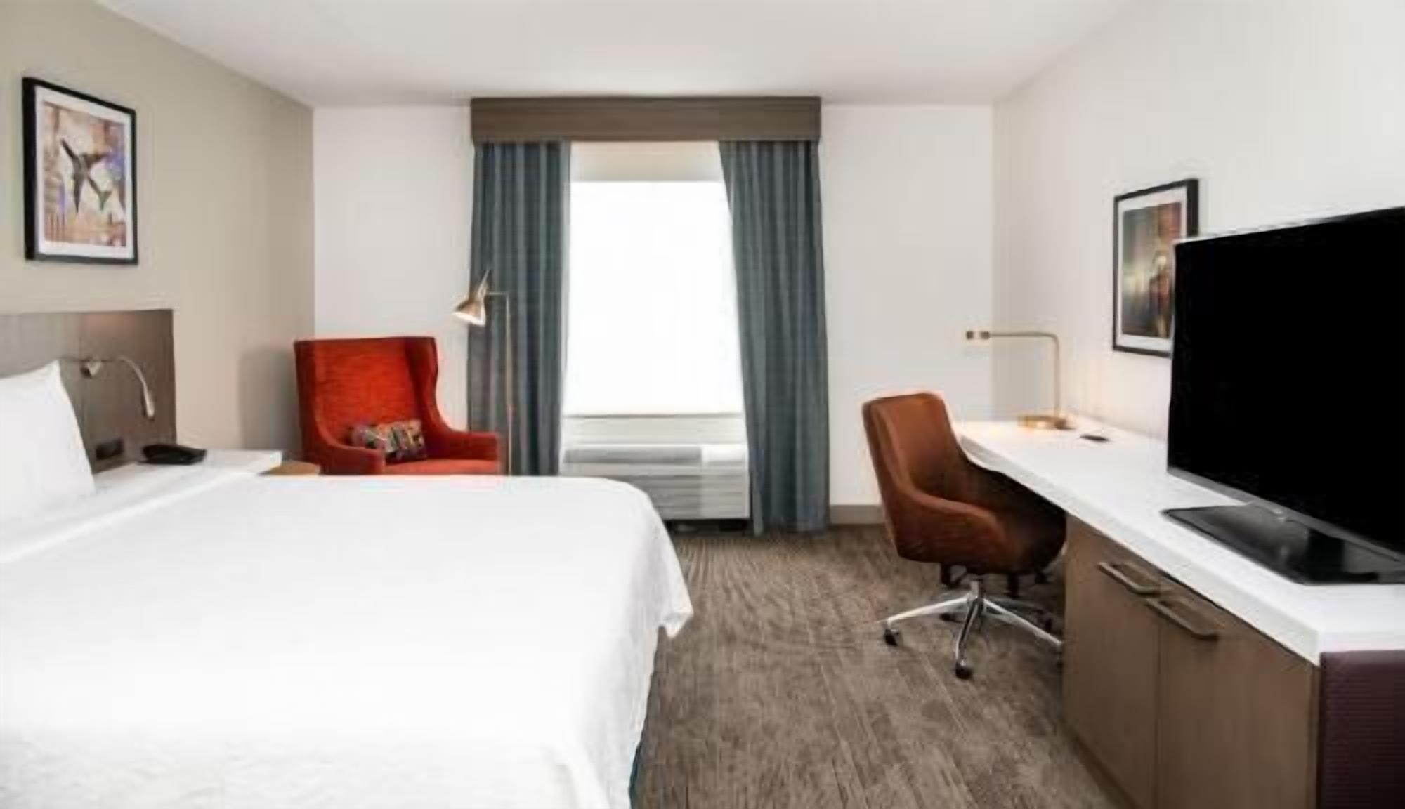 Premium bedding, down duvets, pillow-top beds, desk