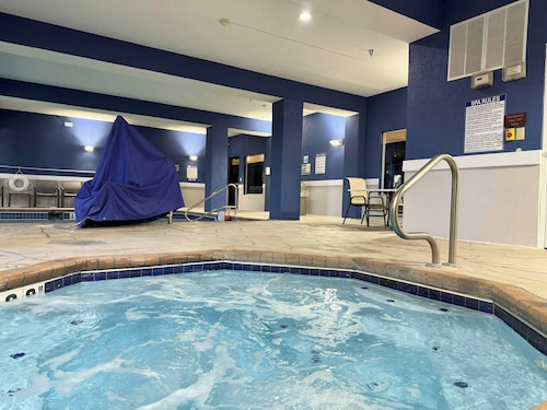 Holiday Inn Express Boonville by IHG