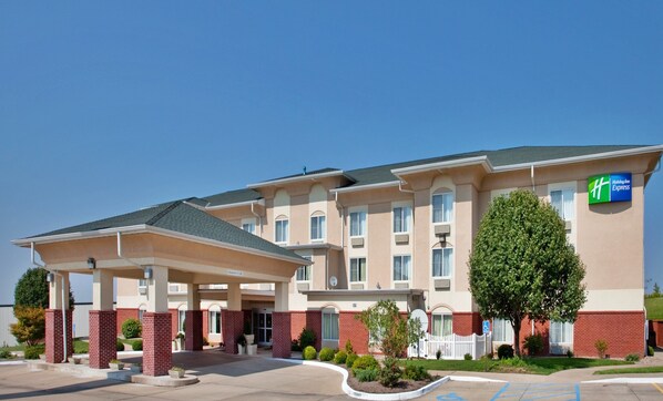 Exterior - Holiday Inn Express Boonville by IHG (Boonville)