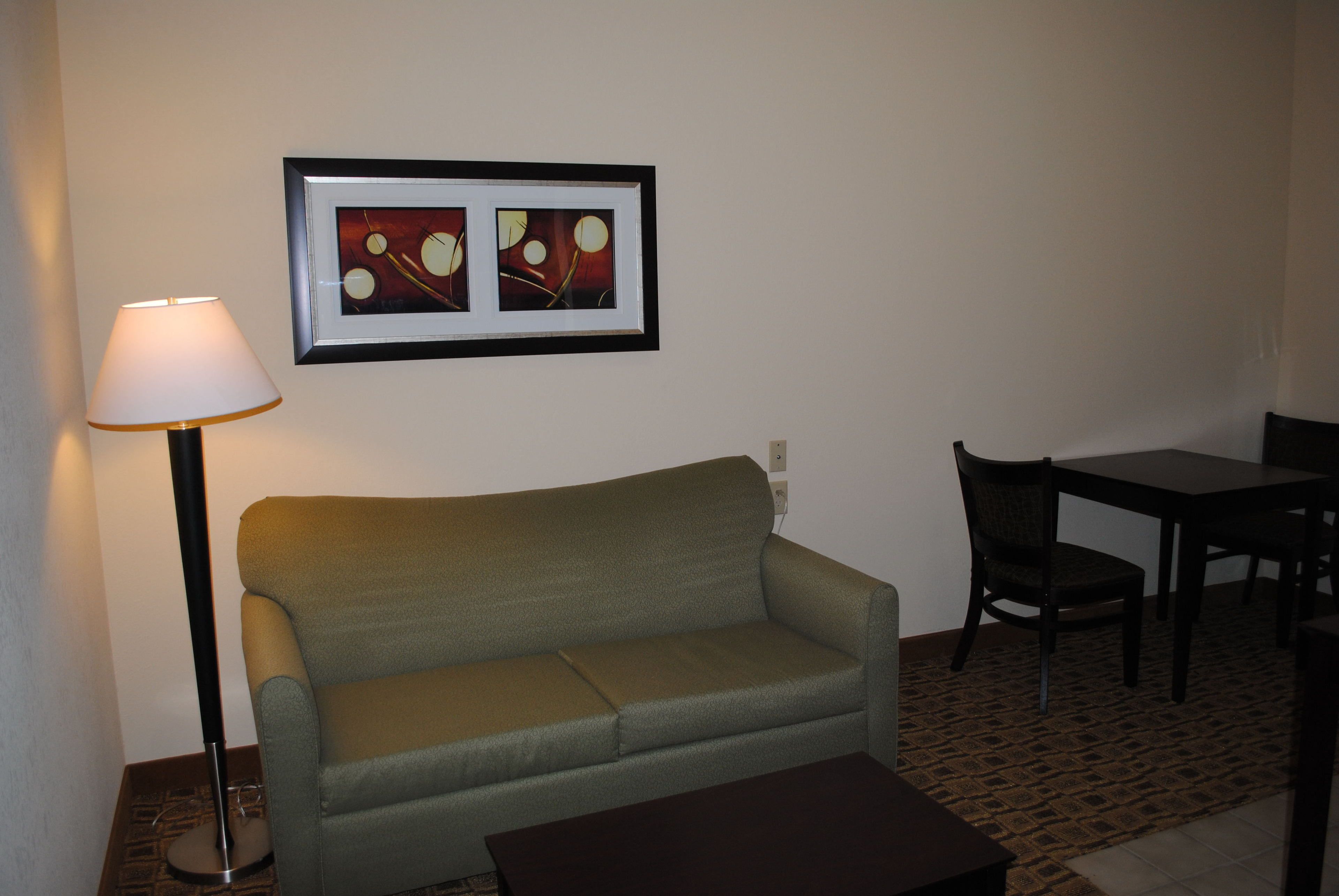 suite, multiple beds | room amenity