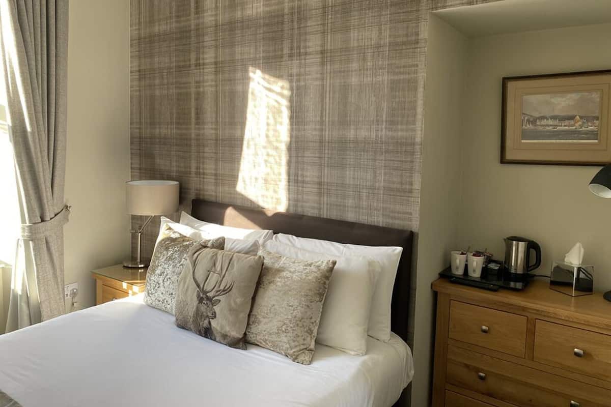Egyptian cotton sheets, premium bedding, individually decorated