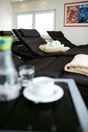 Sauna, soins du visage, 2 salles de soins
