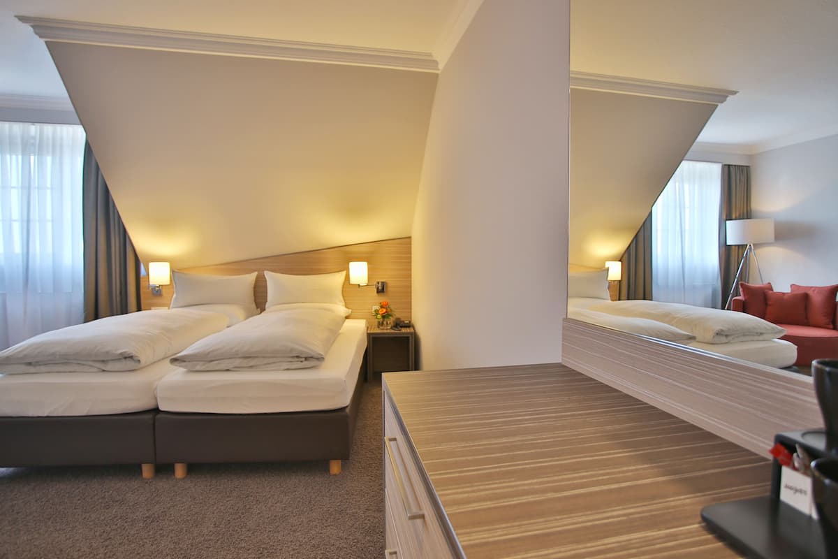 superior double room | minibar, in-room safe, desk, blackout curtains