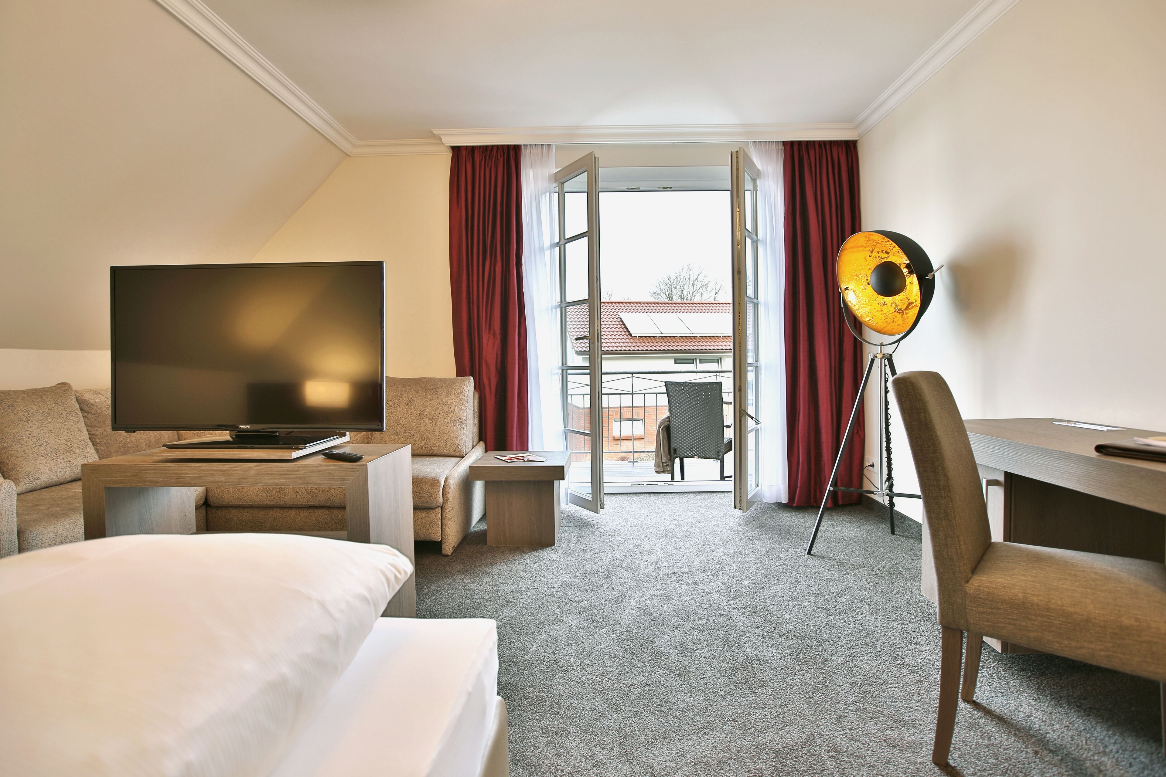 junior suite, 1 double bed | minibar, in-room safe, desk, blackout curtains