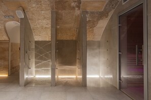 Sauna, bañera de hidromasaje, baño turco, exfoliaciones corporales 