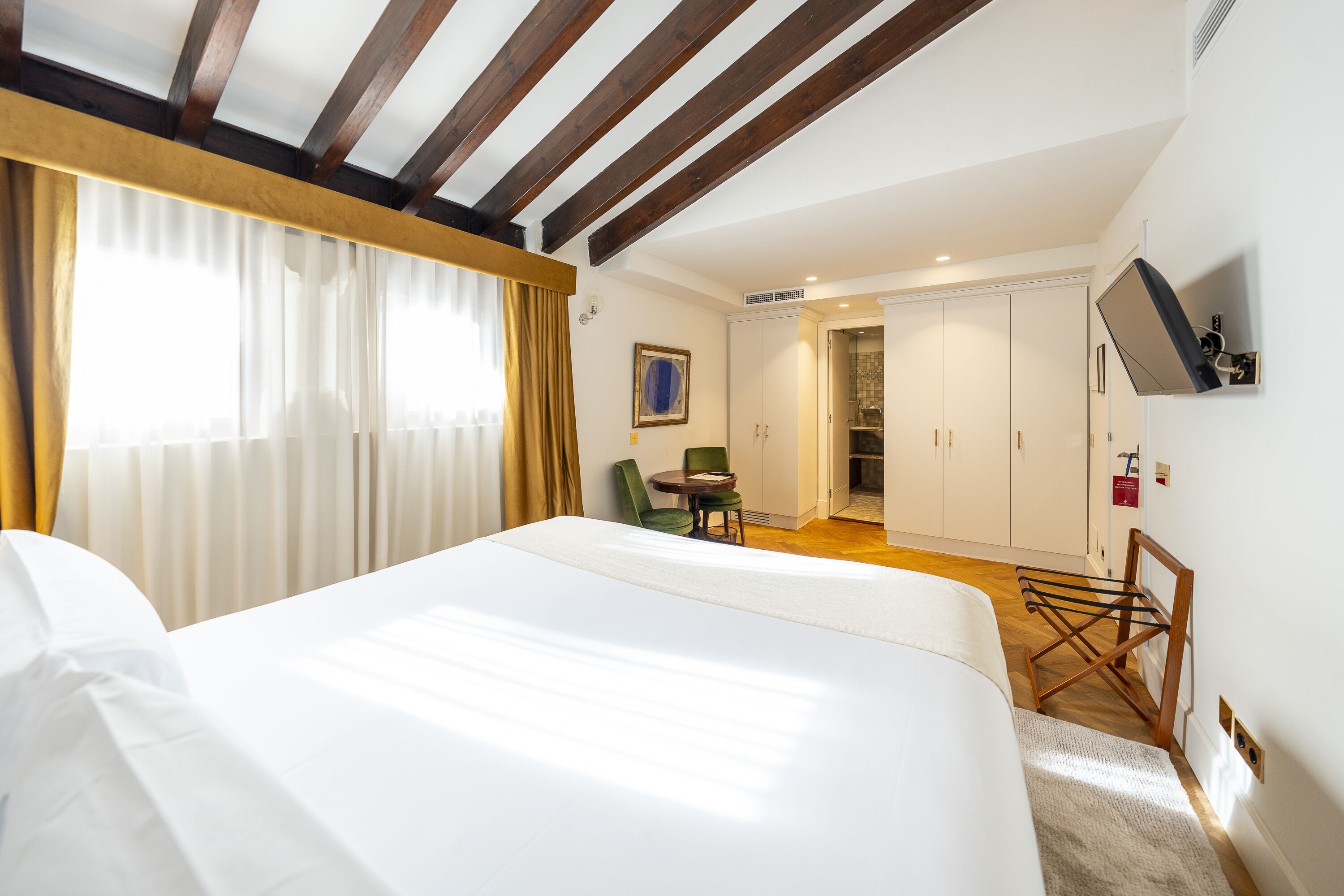 superior double room single use | premium bedding, down duvets, minibar, in-room safe