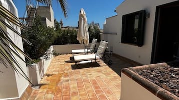 Suite reial, 2 dormitoris, terrassa, vistes al pati | Terrassa o pati