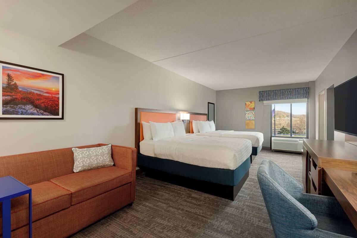 Down comforters, in-room safe, iron/ironing board, WiFi (free)