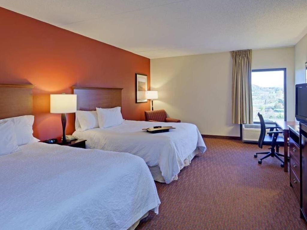 Down duvets, in-room safe, iron/ironing board, free WiFi