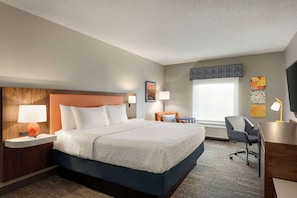 Room, 1 King Bed, Non Smoking | Down duvets, in-room safe, iron/ironing board, free WiFi