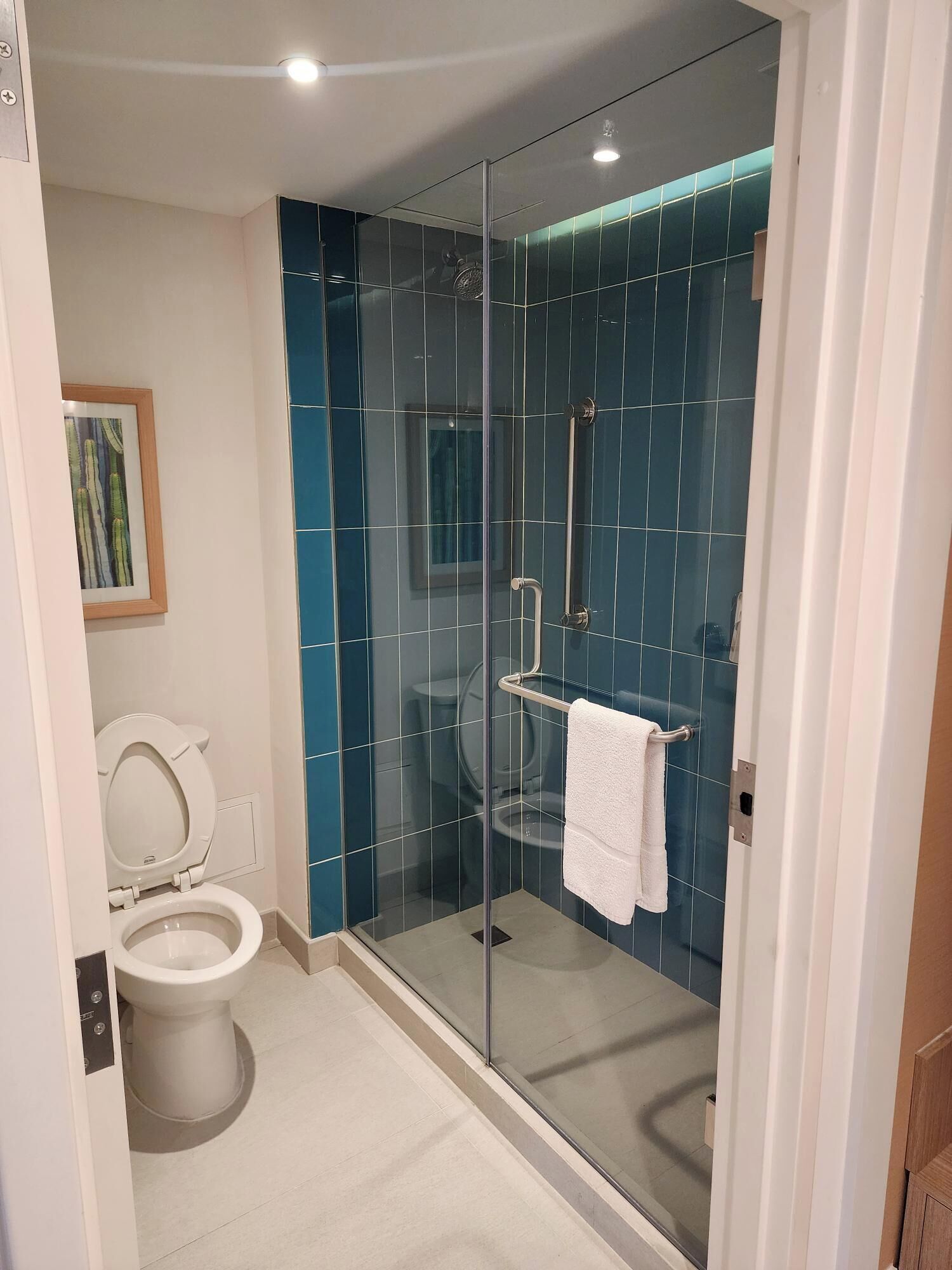 king, junior suite, non smoking | bathroom | towels