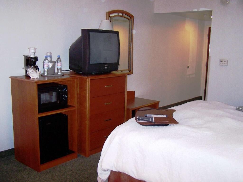 Blackout drapes, free WiFi, bed sheets, alarm clocks