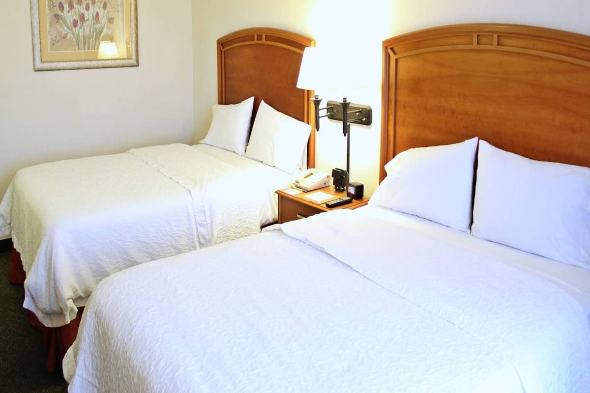 Blackout drapes, free WiFi, bed sheets, alarm clocks