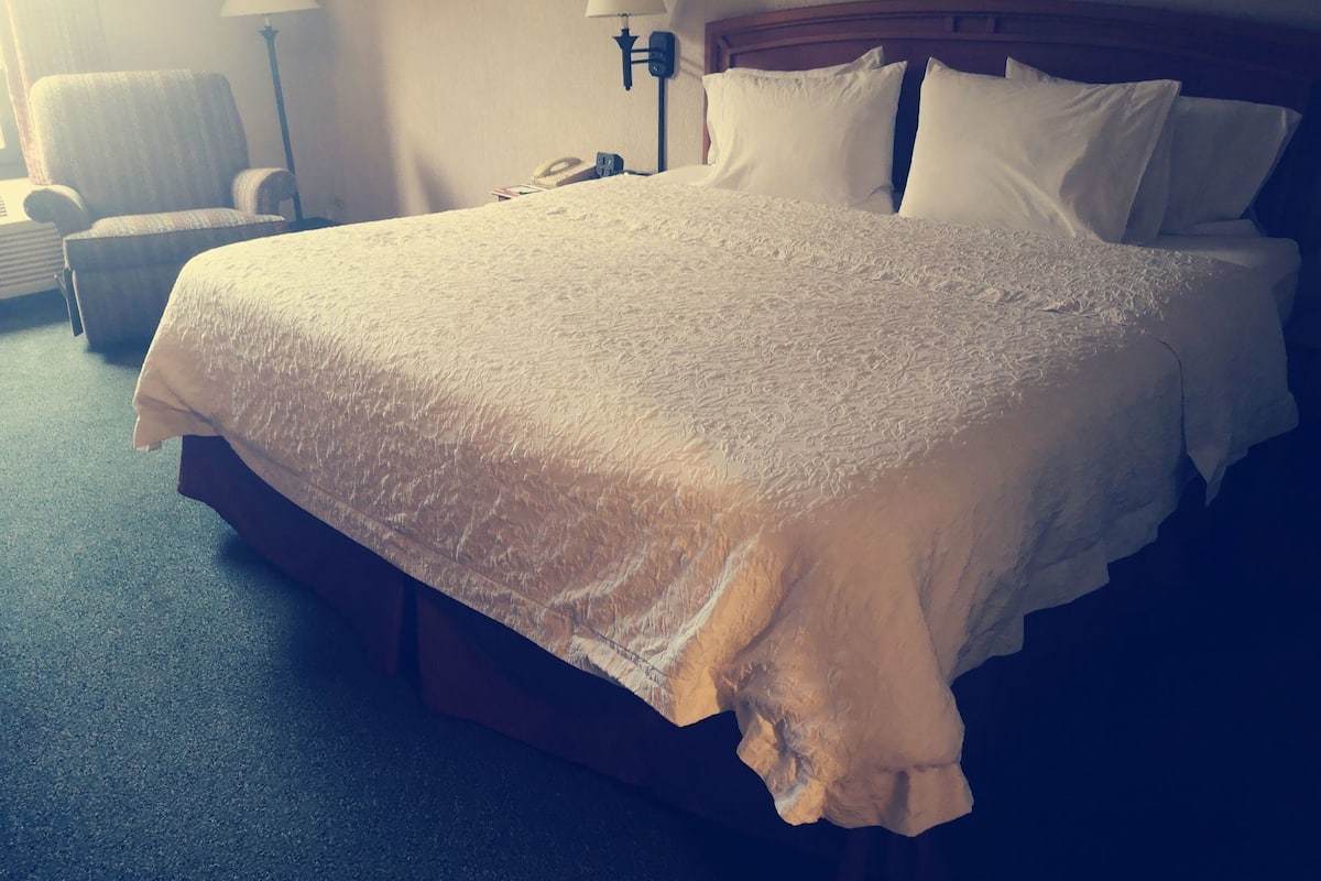 Blackout drapes, free WiFi, bed sheets, alarm clocks