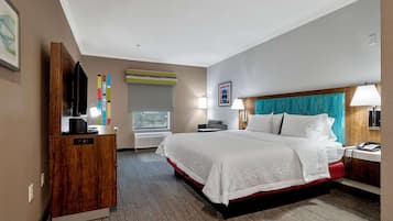 Suite, matrim. grande, sofá cama, n/f | Tabla de planchar con plancha, cunas gratuitas, wifi gratis