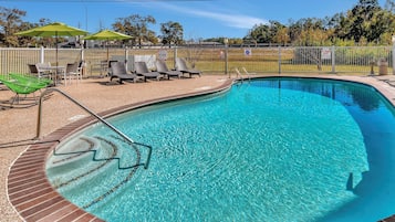 Outdoor pool, sun loungers