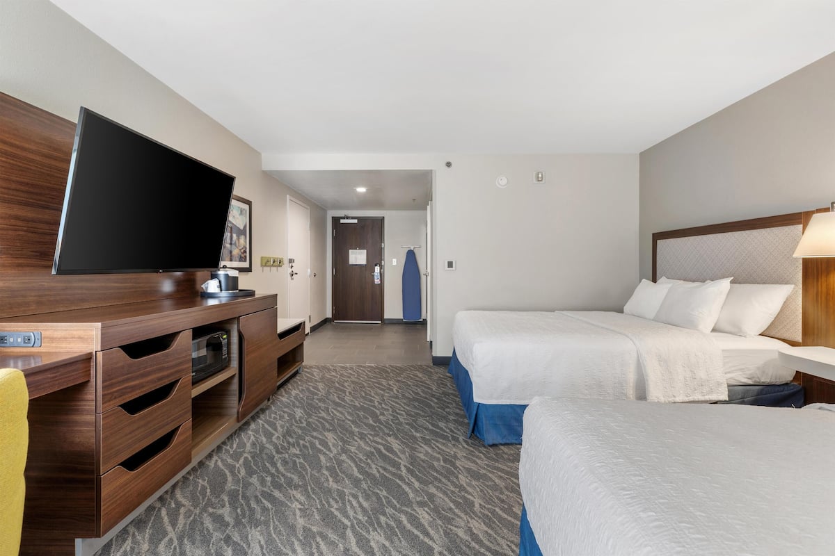 Premium bedding, iron/ironing board, cots/infant beds, free WiFi