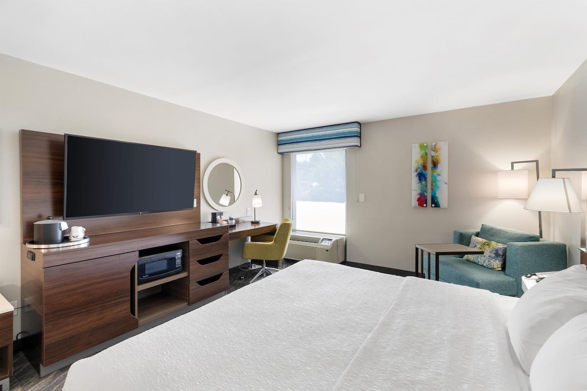 Premium bedding, iron/ironing board, cots/infant beds, free WiFi