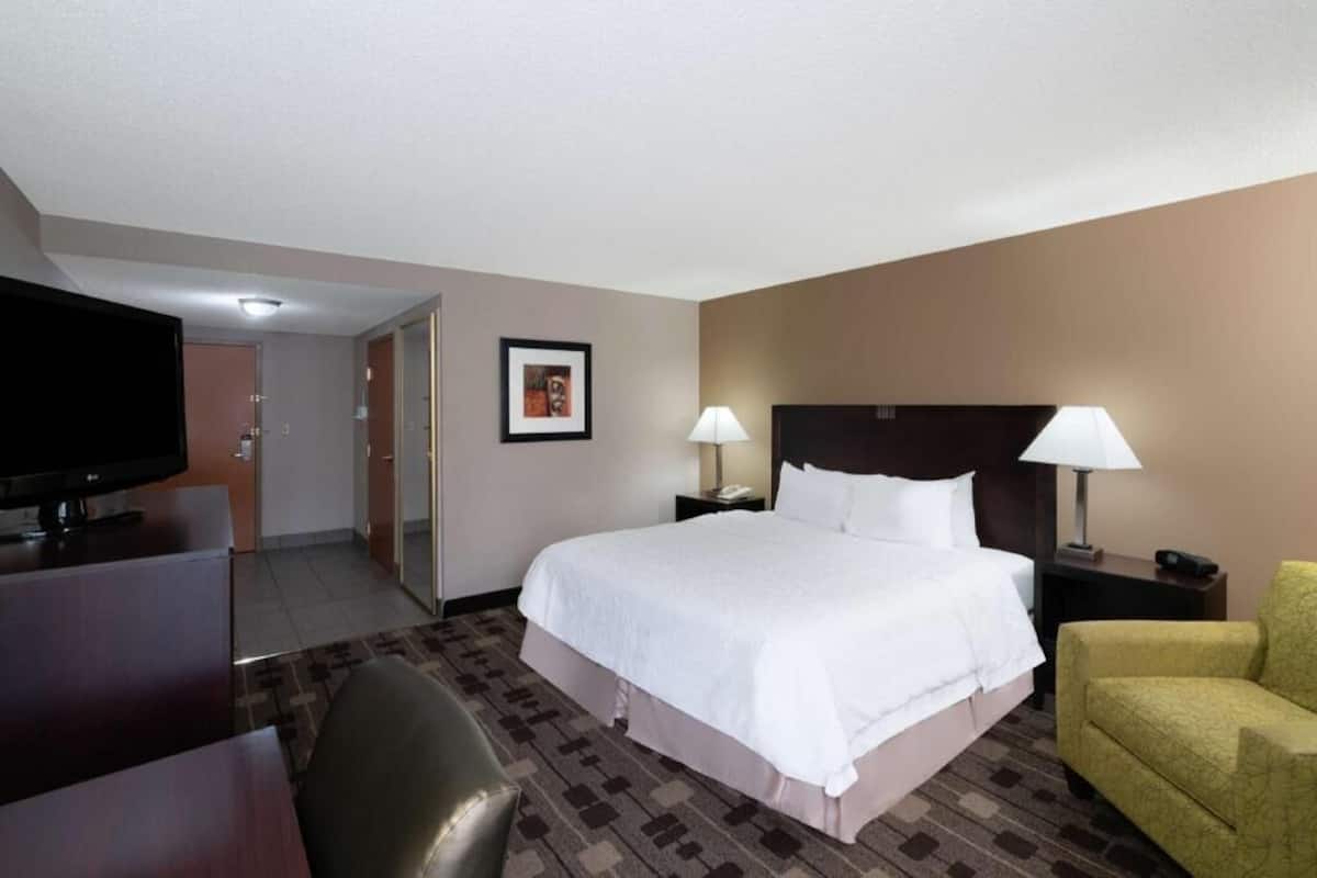 Premium bedding, iron/ironing board, cots/infant beds, free WiFi