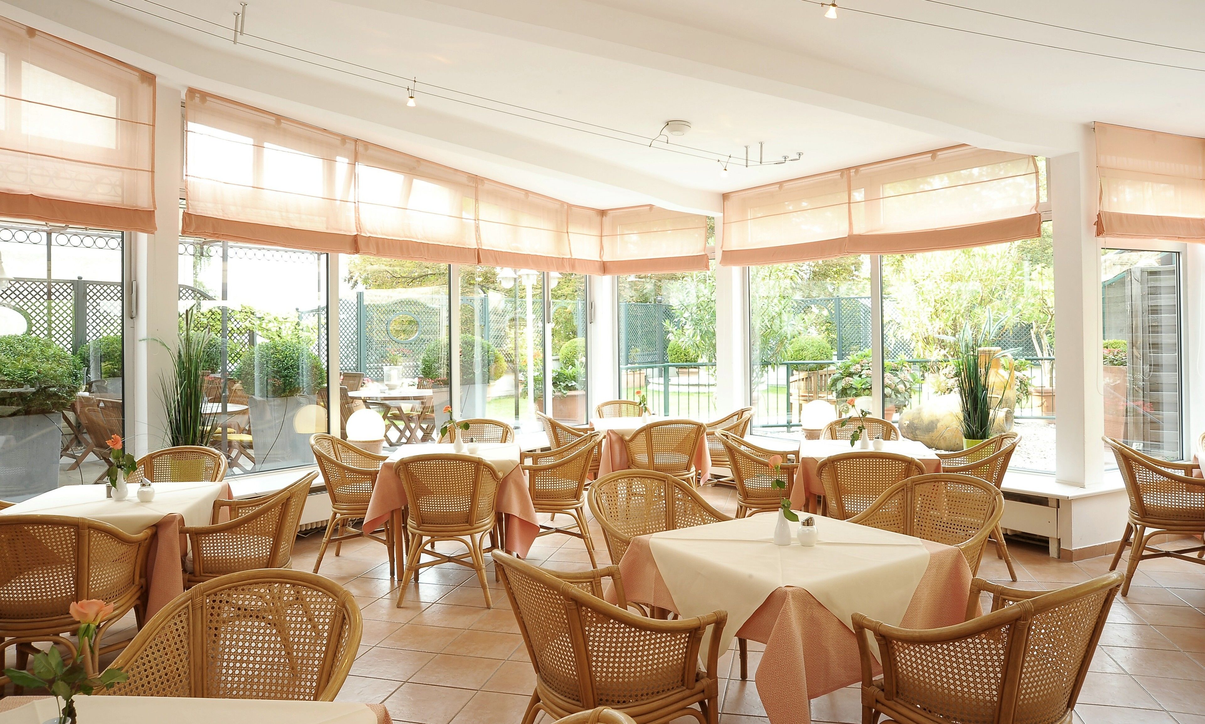 Desayuno buffet incluido todos los días 