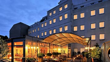 Front of property - evening/night
