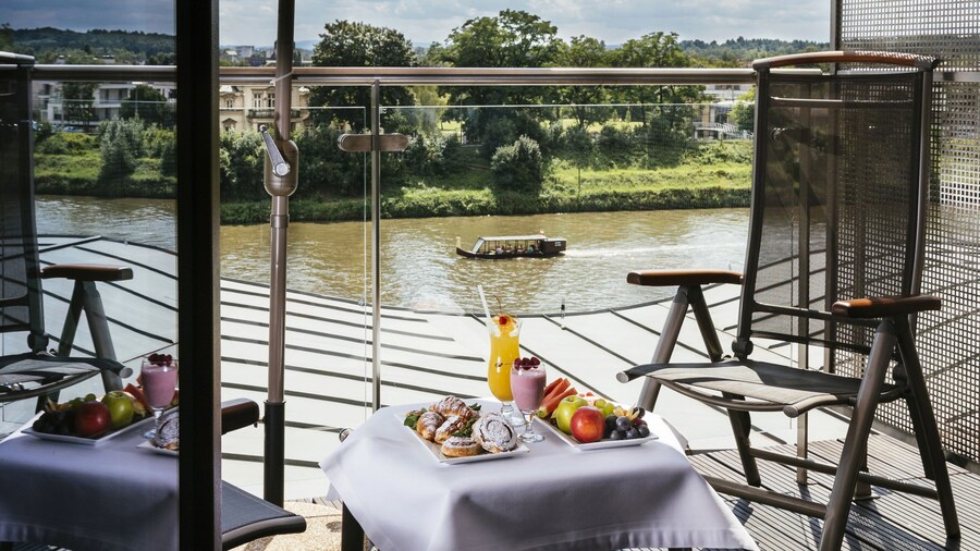 Niebieski Art Hotel & Spa