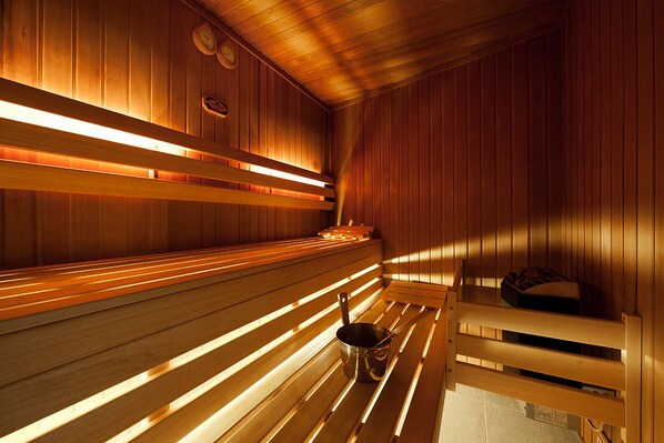 Sauna, Turkish bath/hammam, body treatments, body wraps, body scrubs