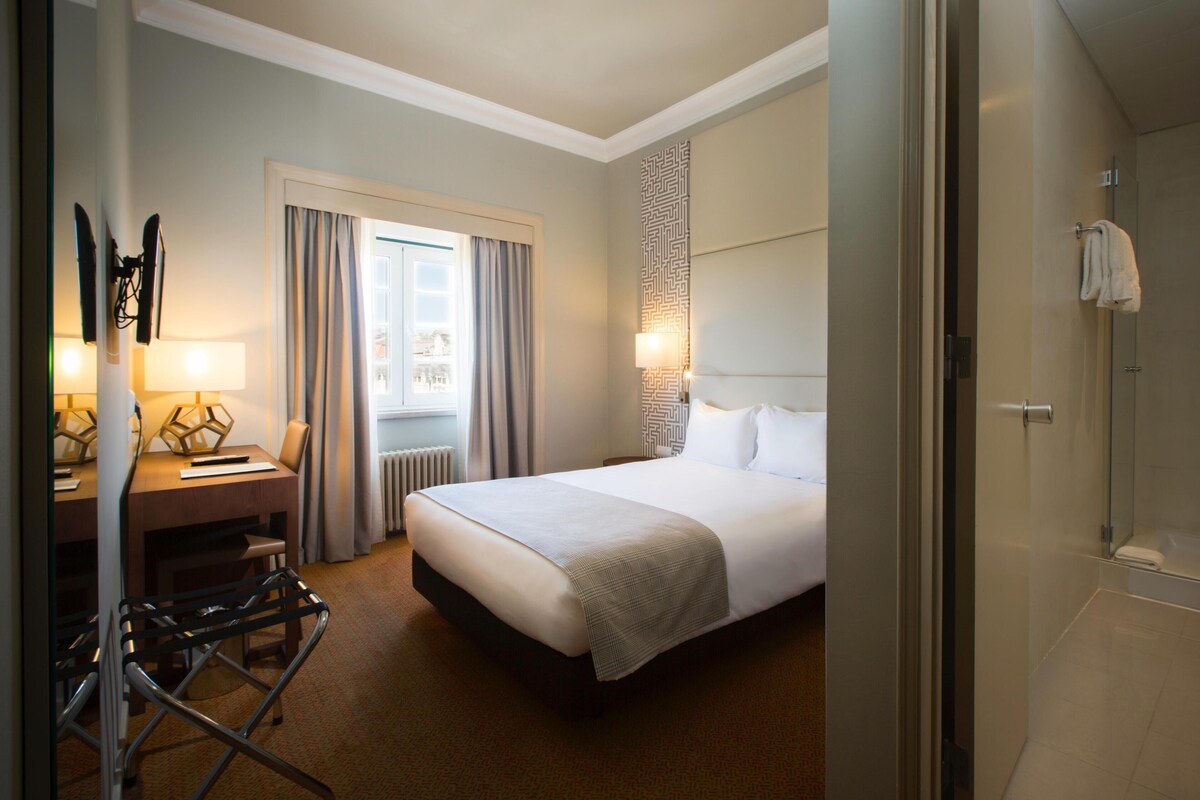 Premium bedding, Select Comfort beds, minibar, in-room safe