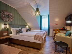 Comfort Room | Hypo-allergenic bedding, desk, blackout drapes, iron/ironing board - Classik Hotel Martinshof (Munich)