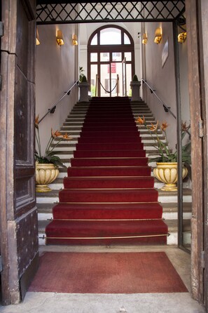 Property entrance - Antico Palazzo Rospigliosi (Rome)