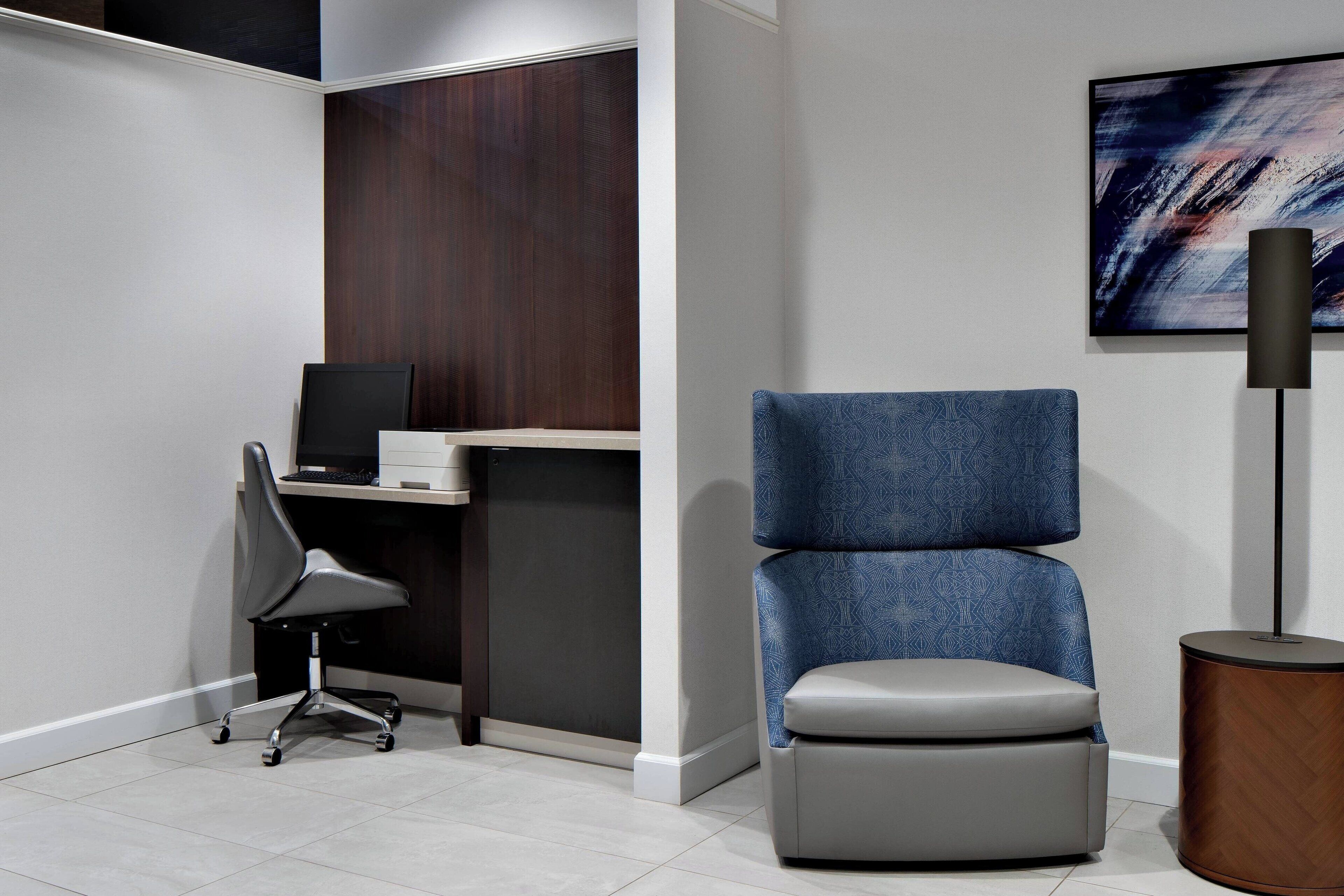 Photo - Courtyard by Marriott Edmonton Downtown