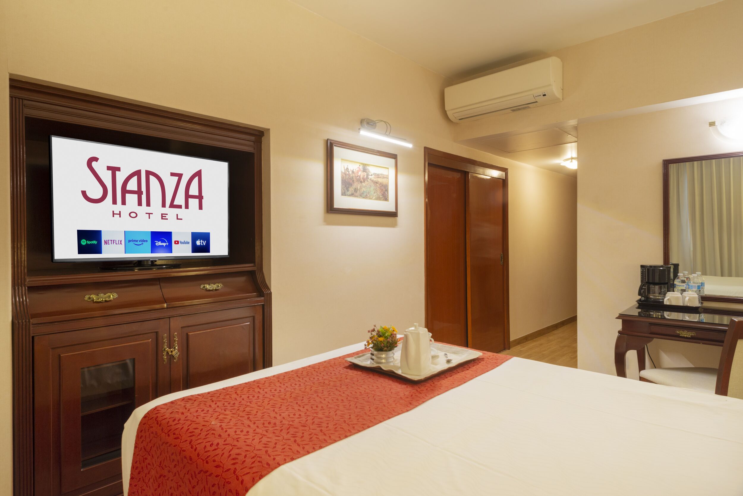 standard room, 1 double bed | in-room safe, blackout curtains, free wifi, bed sheets