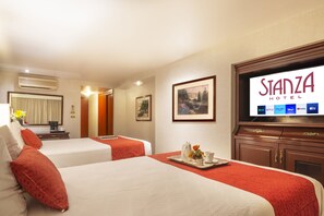 Quarto casal standard, 2 camas de casal | 1 quarto, cofres nos quartos, cortinas blackout, Wi-Fi de cortesia