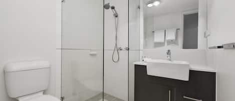 Studio Apartment | Bathroom