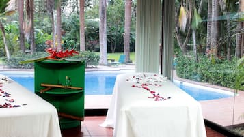 Sauna seca, banheira de hidromassagem, tratamentos corporais