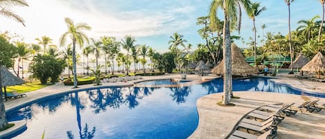 Outdoor pool, sun loungers