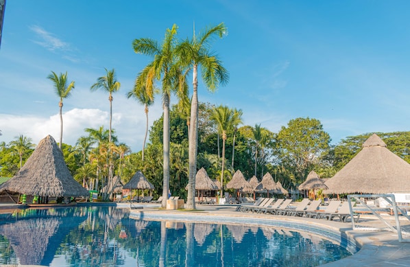 Outdoor pool, sun loungers