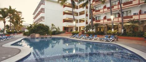 Outdoor pool, open 9:00 AM to 8:00 PM, pool umbrellas