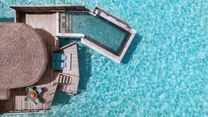 Villa, piscina privada, sobre el agua | 1 dormitorio, ropa de cama de alta calidad, minibar y caja fuerte