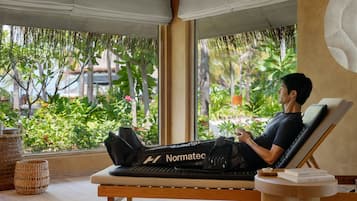 Couples treatment room(s), sauna, steam room, body treatments
