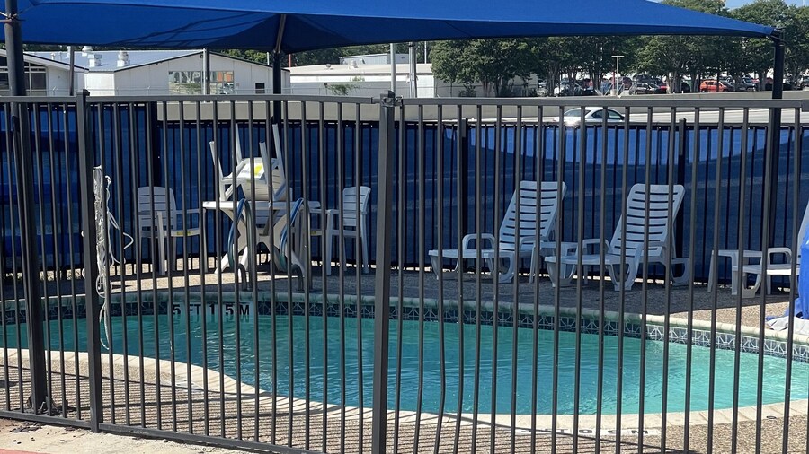 Super 8 by Wyndham San Antonio Downtown NE