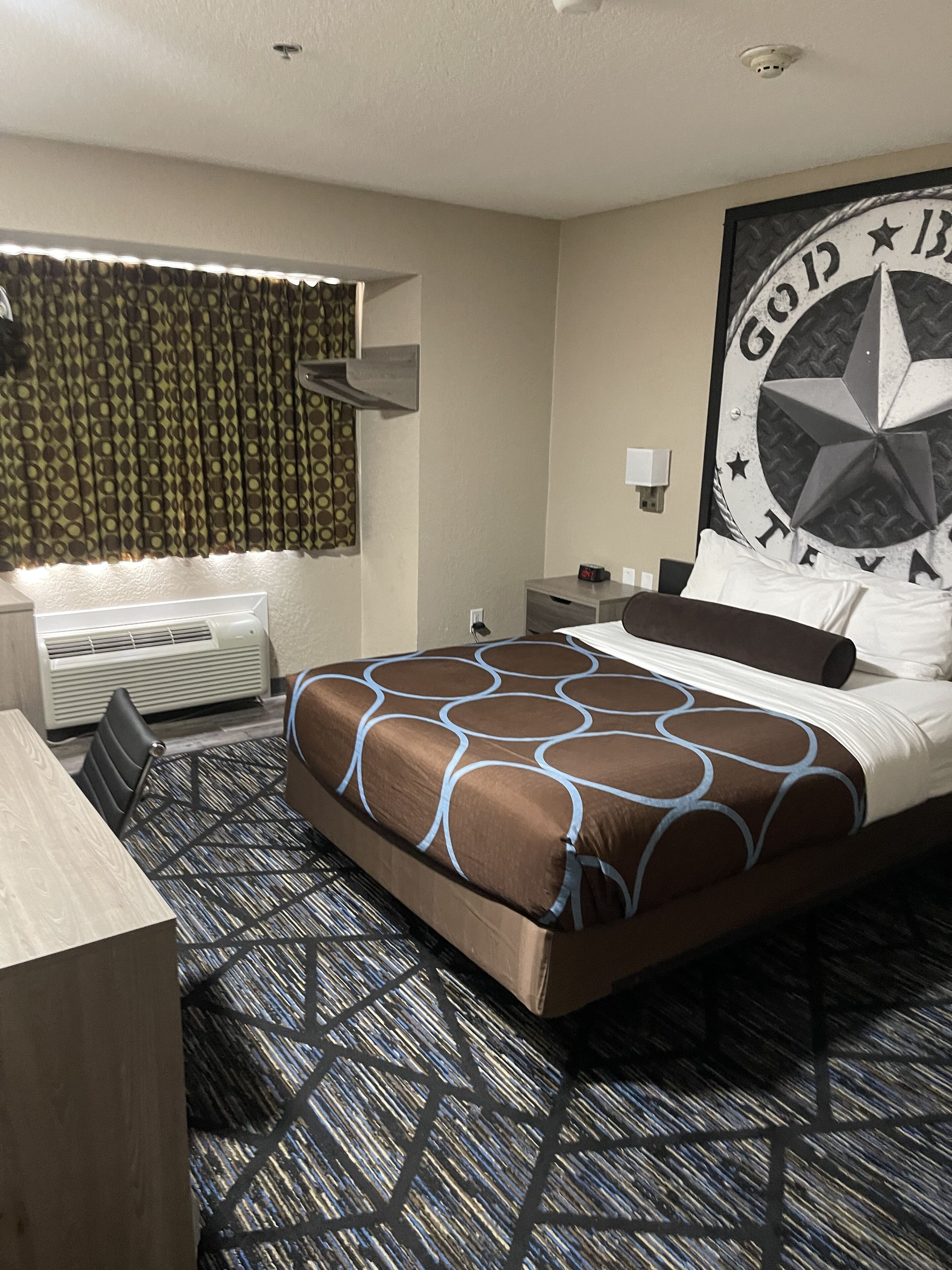 Photo - Super 8 by Wyndham San Antonio Downtown NE