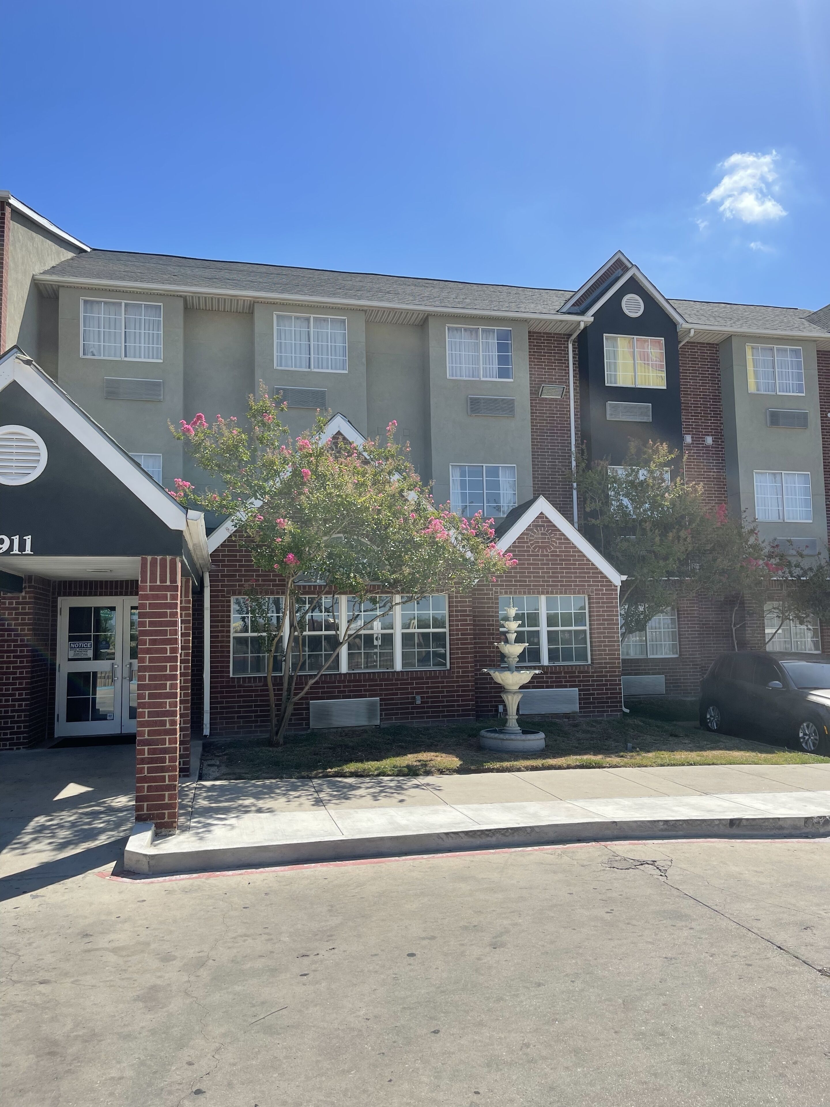 Photo - Super 8 by Wyndham San Antonio Downtown NE