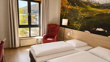 Standard Twin Room | Minibar, desk, free WiFi