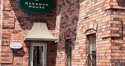 Hardman House Inn & Suites