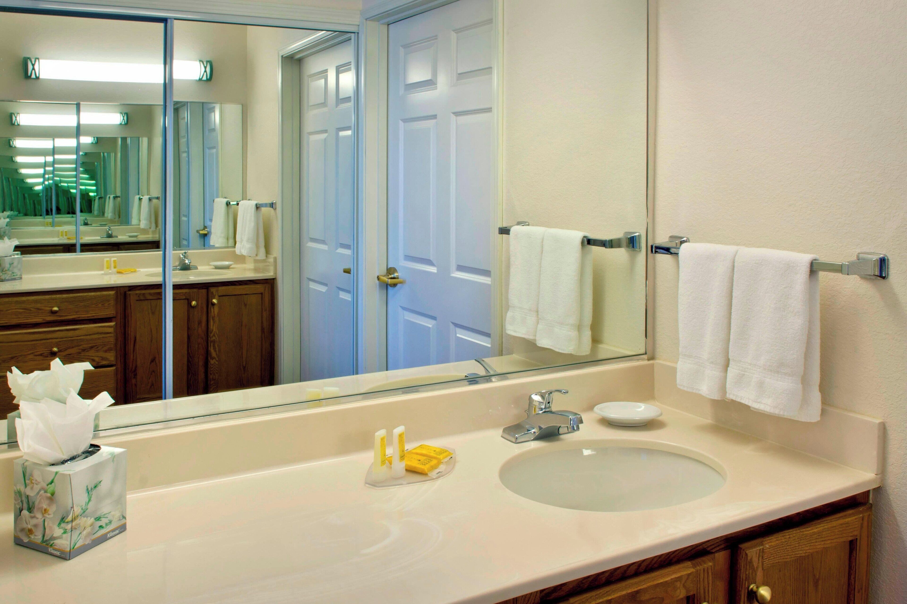 combined shower/bathtub, free toiletries, hair dryer, towels