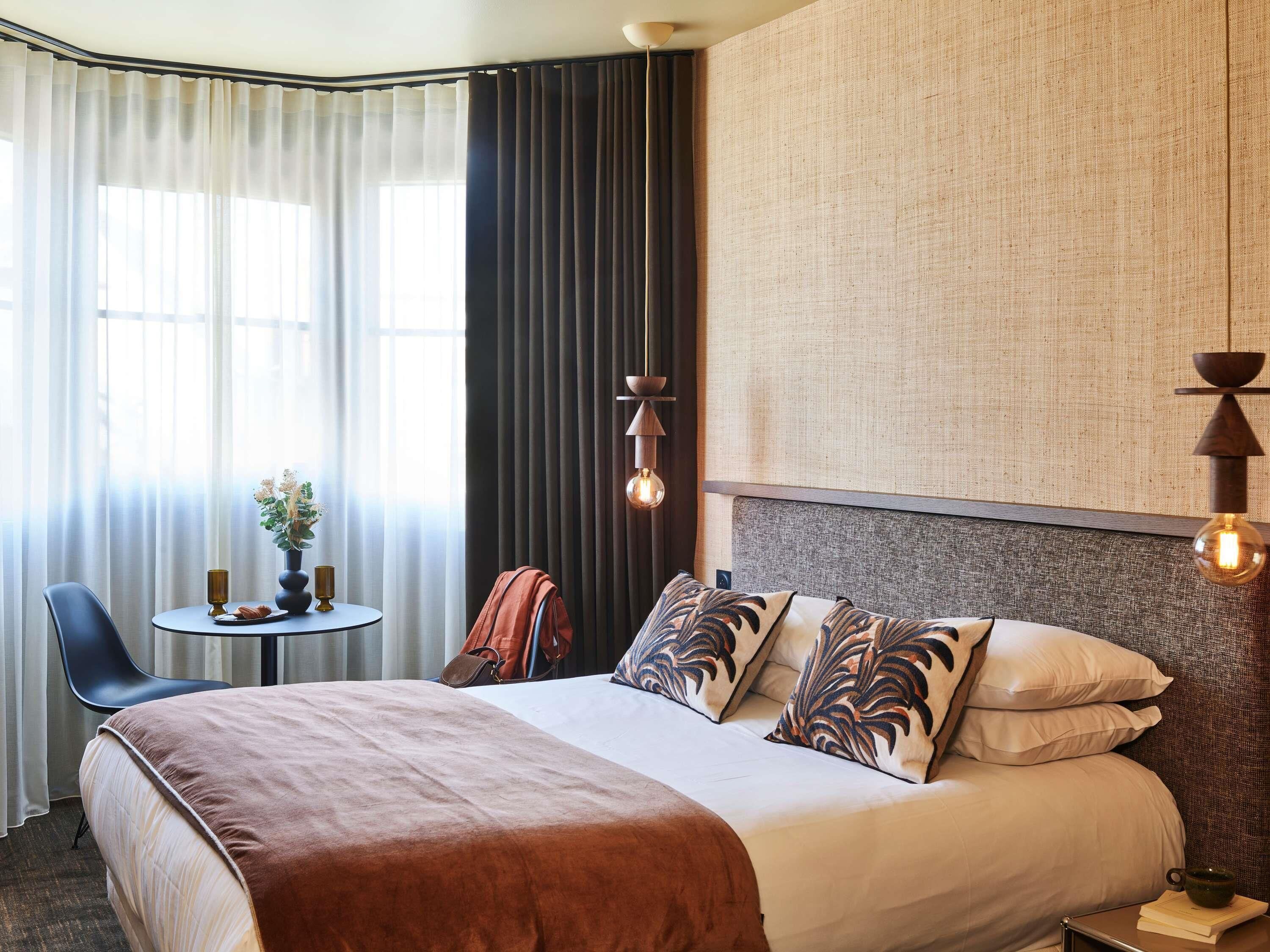 Klassieke kamer, 1 tweepersoonsbed, gedeeltelijk uitzicht op zee | Pillowtop-bedden, een kluis op de kamer, een bureau