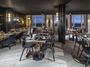 Desayuno buffet todos los días (con cargo) 